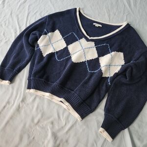 American Eagle Outfitters Navy and Cream V-Neck Sweater